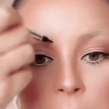 OFERTĂ 1+1 GRATUIT Creion Cosmetic pentru Sprâncene 3D