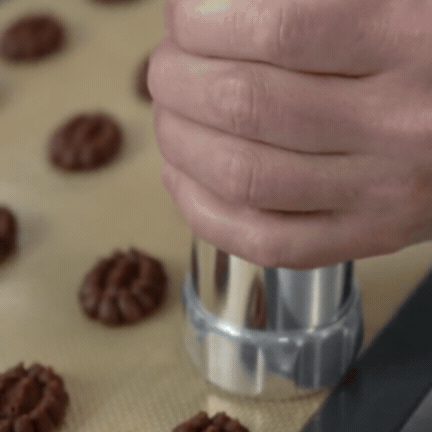 Aparat Pentru Biscuiți Și Cookie-uri cu 20 De Șabloane Și 4 Extensii Pentru Creme